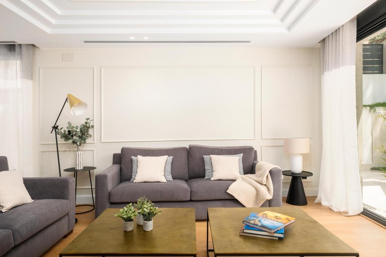 Apartamentos La Zagalilla Málaga Exteriör bild