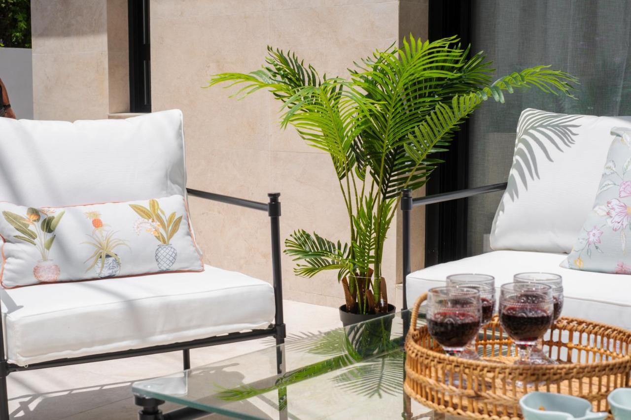 Apartamentos La Zagalilla Málaga Exteriör bild