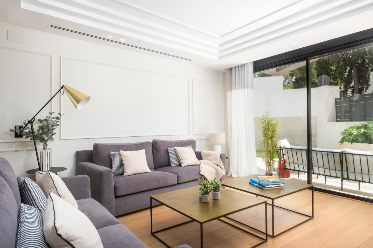 Apartamentos La Zagalilla Málaga Exteriör bild