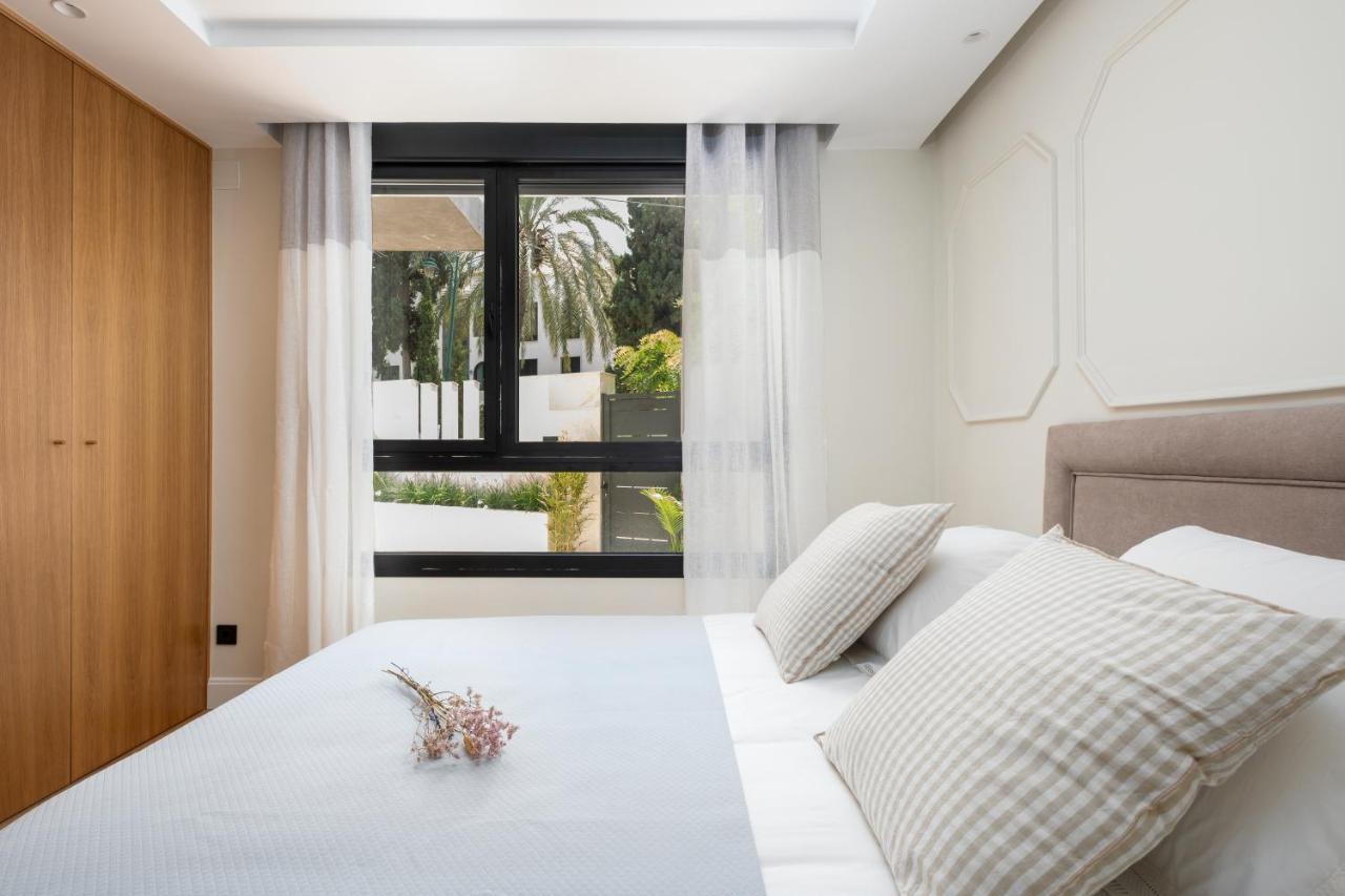 Apartamentos La Zagalilla Málaga Exteriör bild